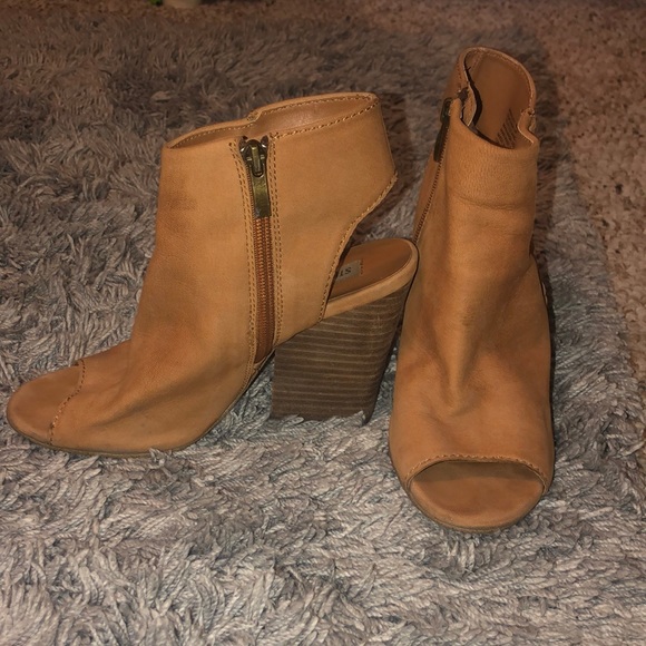 Steve Madden open toed booties - Picture 1 of 4